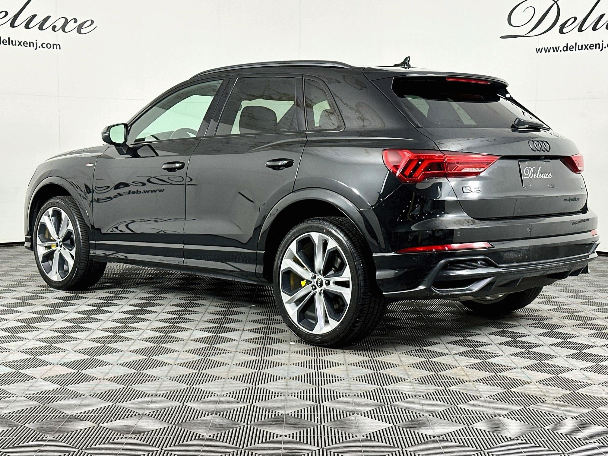 Used 2022 Audi Q3 2.0T Premium Plus w/ Premium Plus Package AWD/4WD image 4