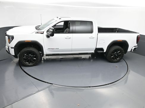 Used 2024 GMC Sierra 2500 AT4 w/ AT4 Premium Plus Package image 32