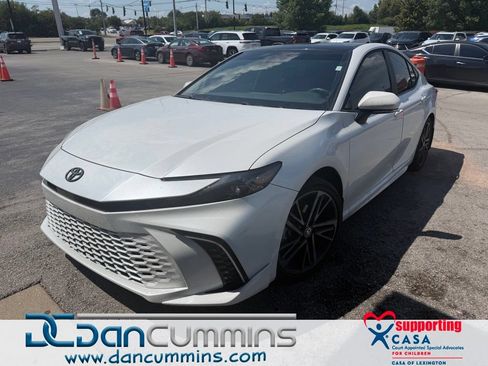 Used 2025 Toyota Camry XSE FWD image 1