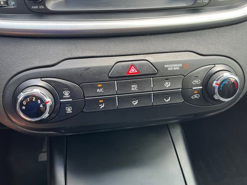 Used 2019 Kia Sorento L FWD image 24