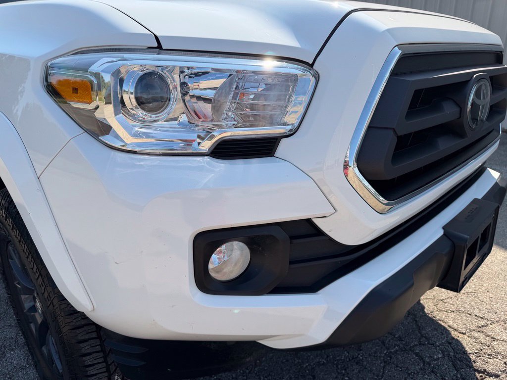 Certified 2023 Toyota Tacoma SR5 w/ Technology Package AWD/4WD image 4