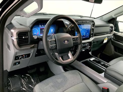 Used 2024 Ford F150 XLT image 9