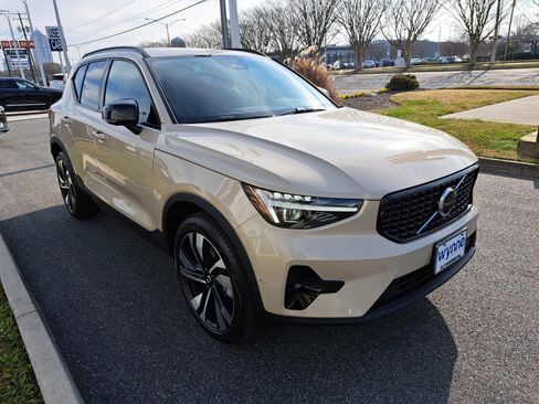 New 2025 Volvo XC40 B5 Ultra w/ Protection Package image 2