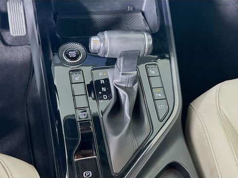 Used 2023 Kia Niro EX image 25