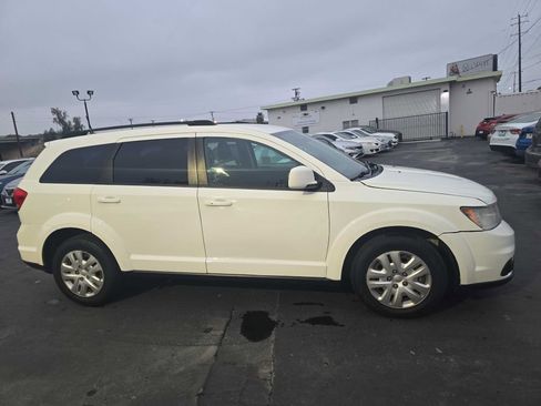 Used 2019 Dodge Journey SE w/ Premium Group image 6