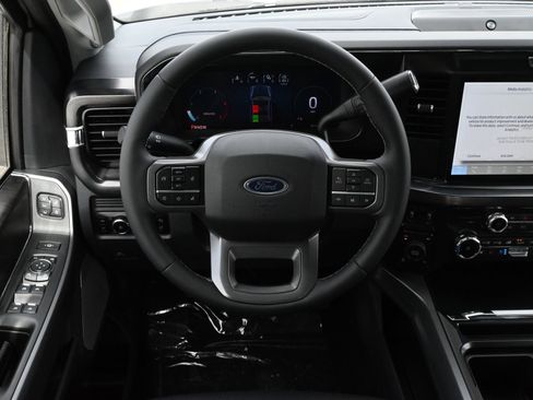 New 2026 Ford F250 Lariat w/ FX4 Off-Road Package AWD/4WD image 7