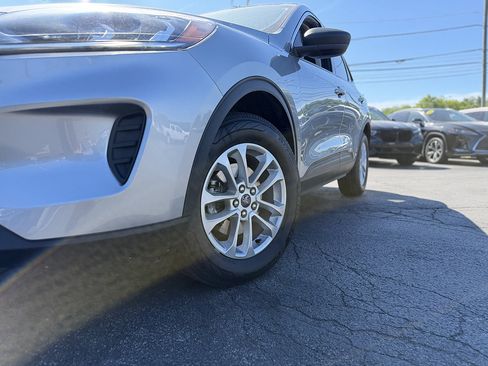 Certified 2022 Ford Escape SE w/ Cold Weather Package AWD/4WD image 2