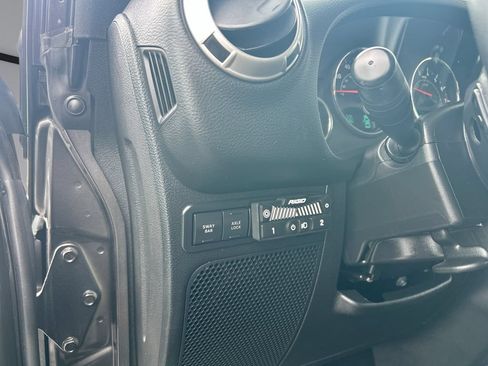 Used 2017 Jeep Wrangler Unlimited Rubicon w/ Cold Weather Group AWD/4WD image 34