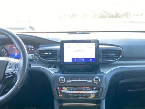 Used 2020 Ford Explorer XLT w/ Equipment Group 202A image 20