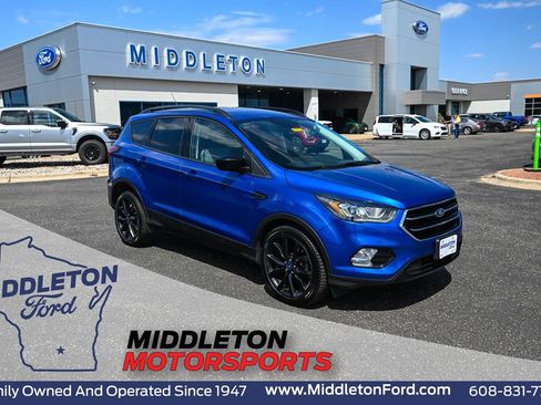 Used 2019 Ford Escape SE FWD image 1