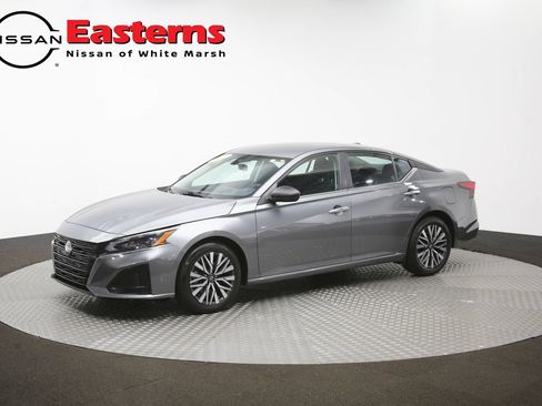 Used 2025 Nissan Altima 2.5 SV FWD image 55