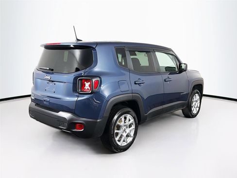 Used 2023 Jeep Renegade Latitude AWD/4WD image 7