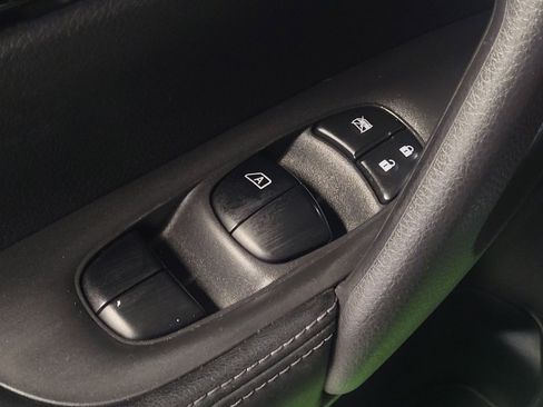 Used 2018 Nissan Rogue Sport SV w/ SV Technology Package FWD image 27