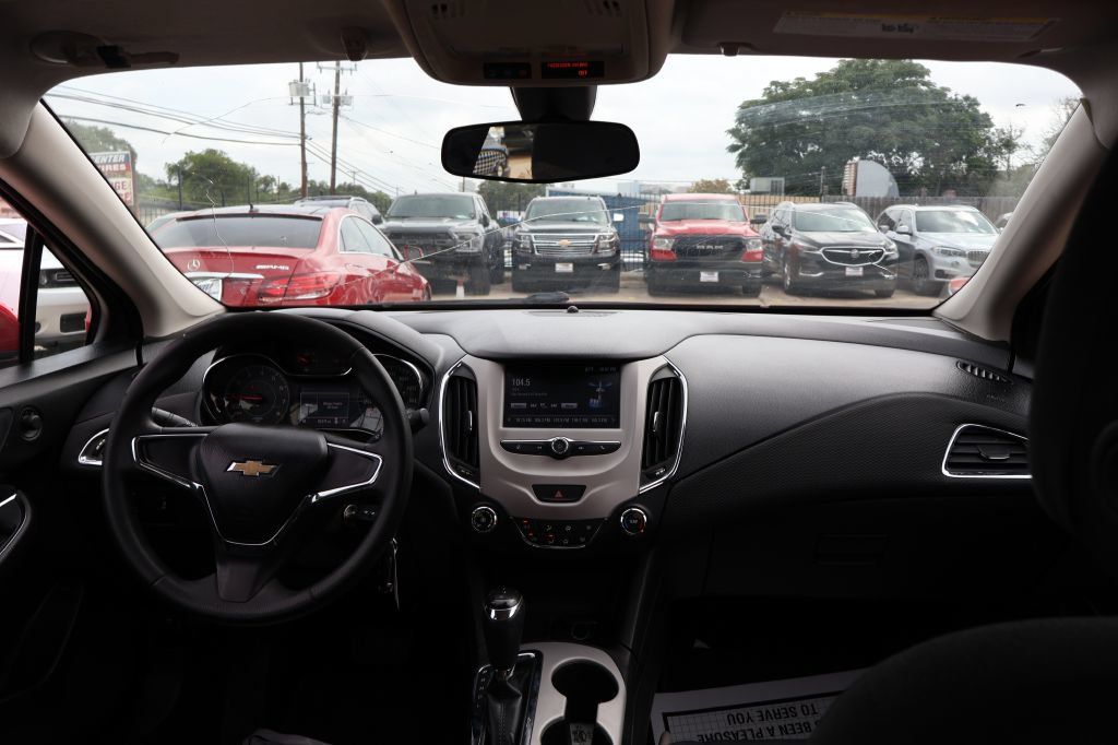Used 2017 Chevrolet Cruze LS FWD image 36