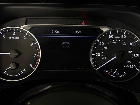 Used 2025 Nissan Pathfinder SL FWD image 15