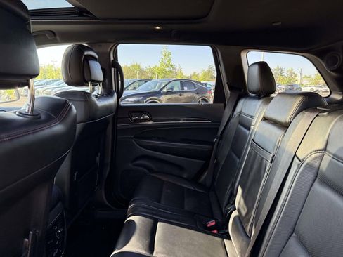 Used 2020 Jeep Grand Cherokee Trailhawk w/ Trailhawk Luxury Group AWD/4WD image 15