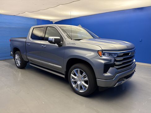 New 2026 Chevrolet Silverado 1500 High Country image 2