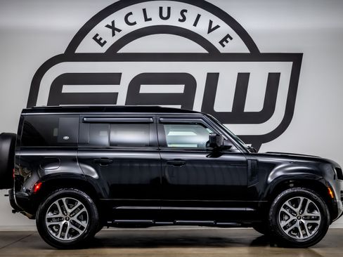 Used 2024 Land Rover Defender 110 X-Dynamic SE image 8