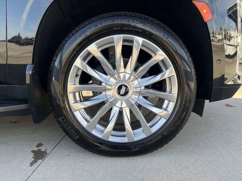 Used 2023 Cadillac Escalade ESV Premium Luxury image 8