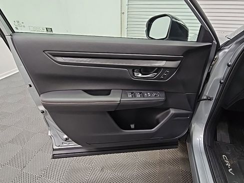 Used 2025 Honda CR-V Sport-L image 31