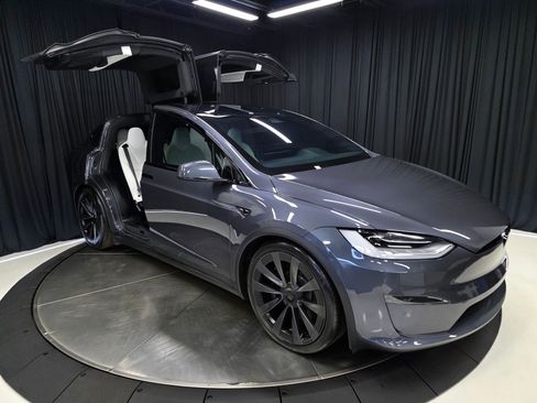 Used 2022 Tesla Model X Plaid image 61