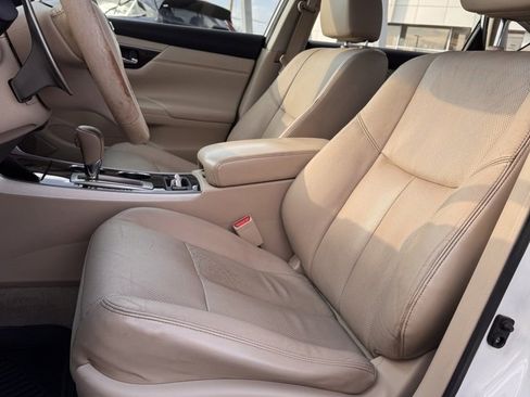 Used 2014 Nissan Altima 3.5 SL w/ Technology Package image 10