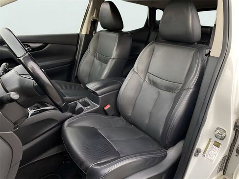 Used 2022 Nissan Rogue Sport SL image 14