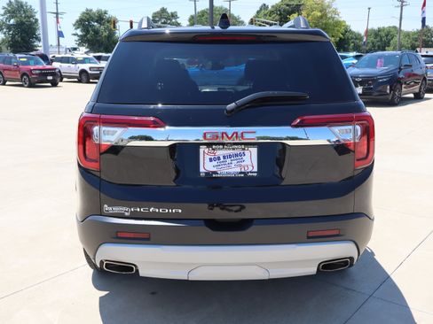 Used 2023 GMC Acadia SLE w/ Driver Convenience Package FWD image 6