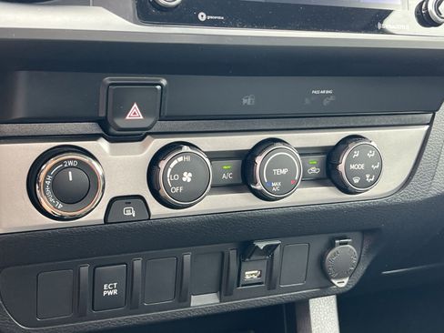 Used 2022 Toyota Tacoma SR AWD/4WD image 20