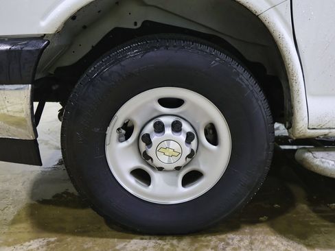 Certified 2024 Chevrolet Express 2500 w/ Driver Convenience Package image 22