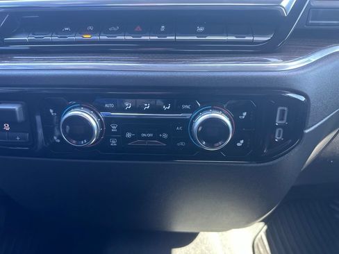 Used 2025 GMC Sierra 1500 Elevation AWD/4WD image 5
