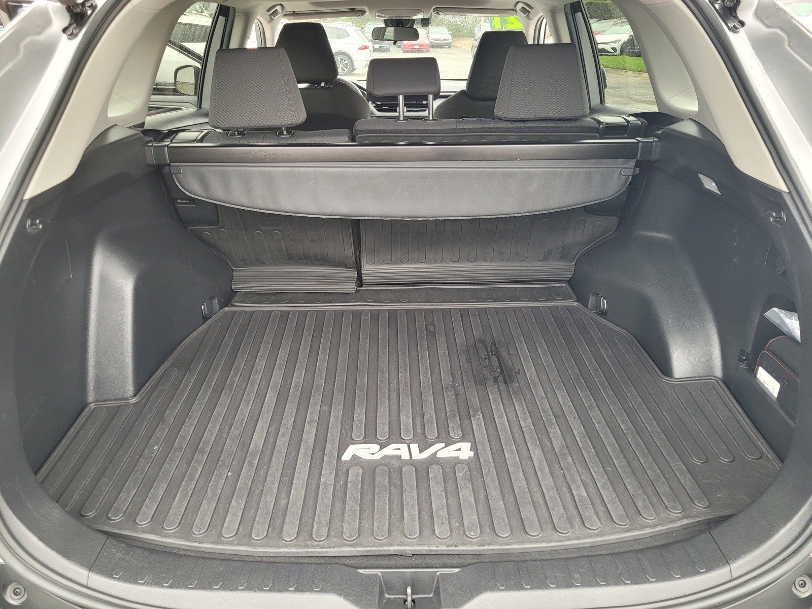 Used 2021 Toyota RAV4 XLE w/ Convenience Package AWD/4WD image 26
