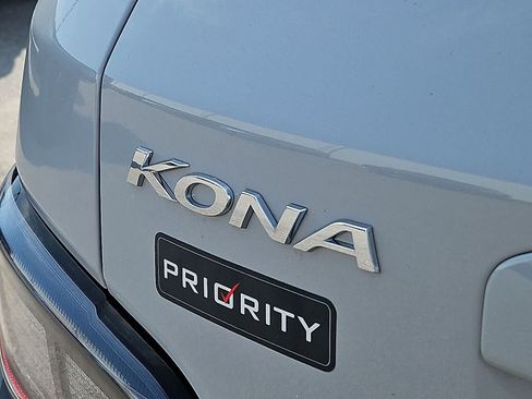 Used 2023 Hyundai Kona SEL AWD/4WD image 35