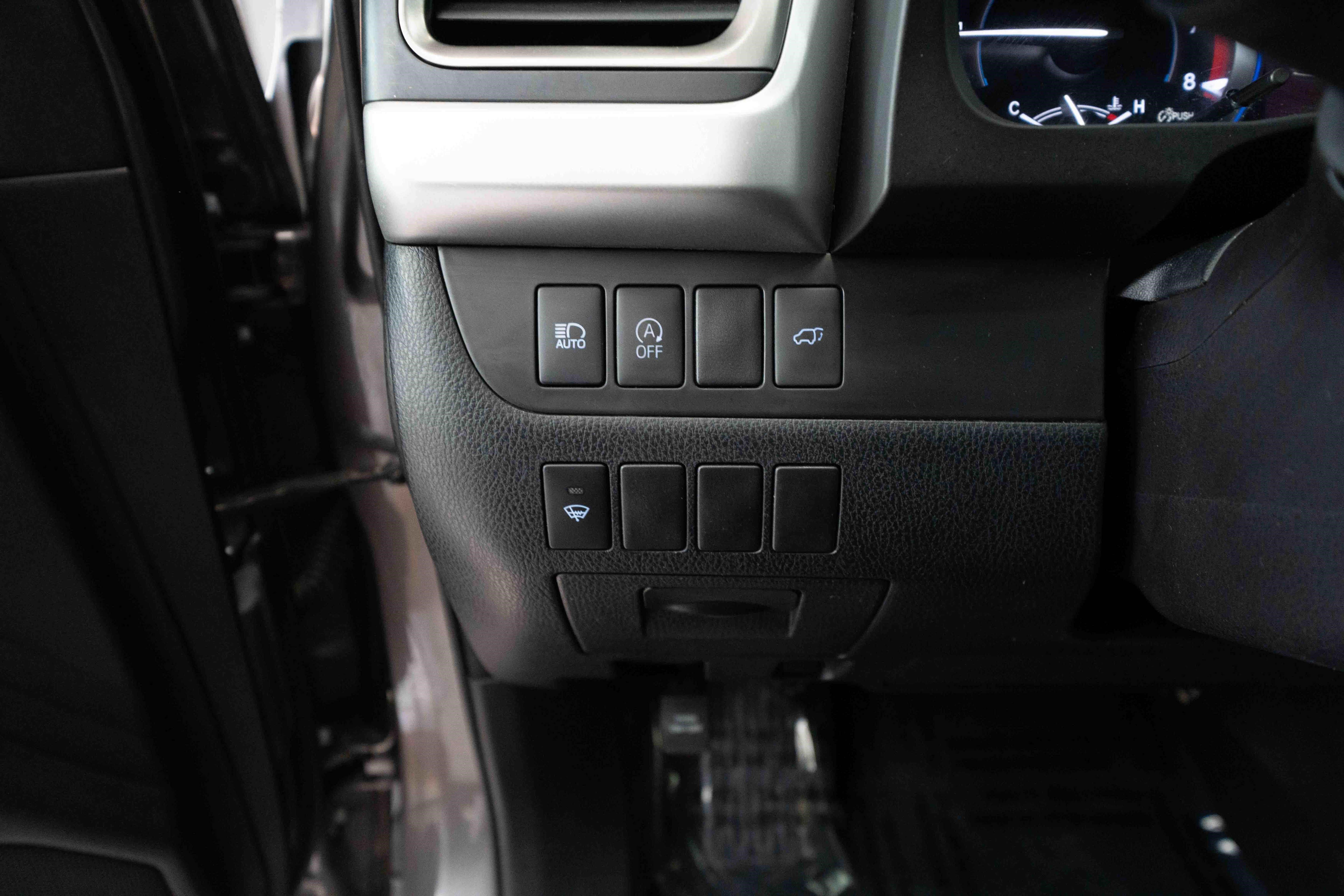 Used 2017 Toyota Highlander SE AWD/4WD image 11