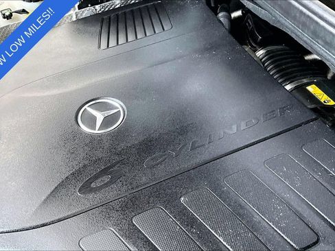 Used 2025 Mercedes-Benz GLS 450 4MATIC image 44