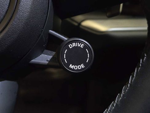 Used 2024 Porsche Cayenne image 36