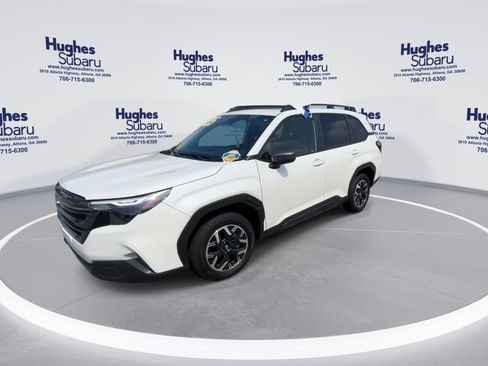 Used 2025 Subaru Forester Premium AWD/4WD image 6