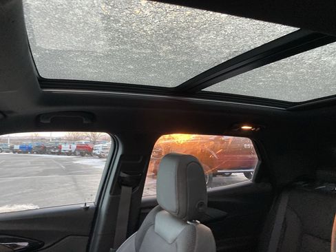 Used 2023 Chevrolet TrailBlazer RS w/ Sun and Liftgate Package image 12