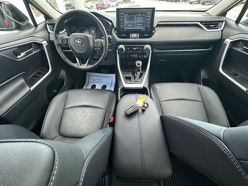 Certified 2021 Toyota RAV4 XLE Premium AWD/4WD image 20