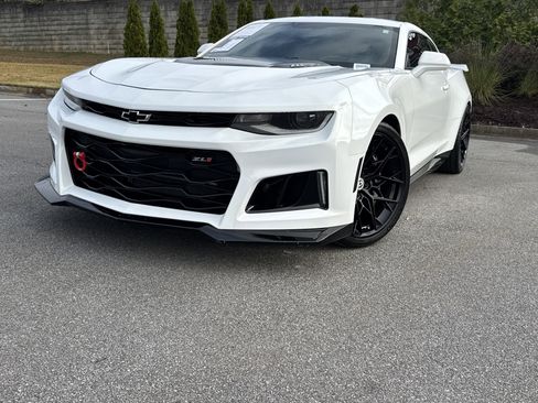 Used 2019 Chevrolet Camaro ZL1 image 5