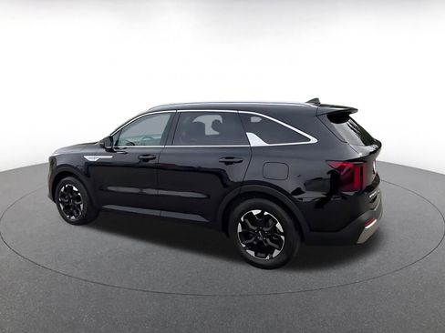 Used 2024 Kia Sorento S FWD image 10