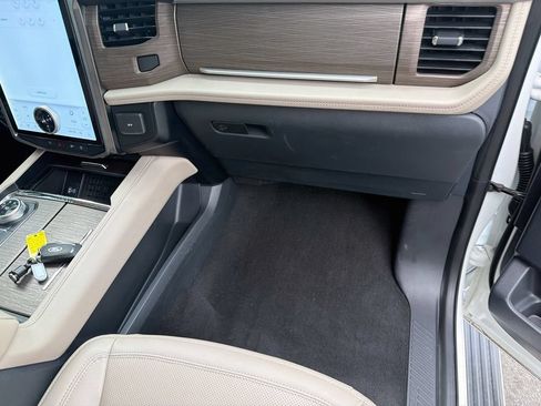 Used 2023 Ford Expedition Max Limited RWD image 18