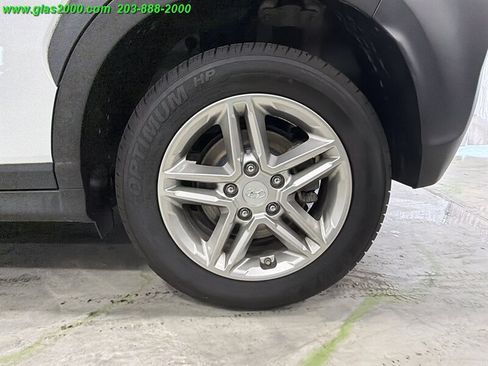 Used 2019 Hyundai Kona SE AWD/4WD image 16