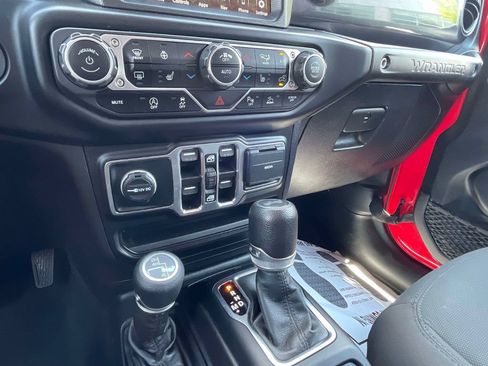 Used 2022 Jeep Wrangler Unlimited Sport AWD/4WD image 32