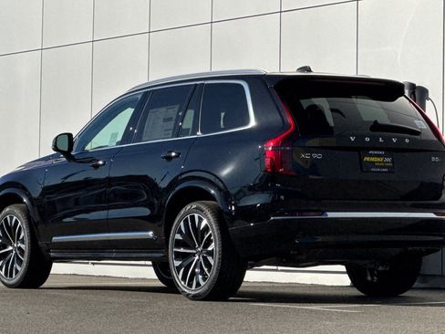 New 2026 Volvo XC90 B5 Plus w/ Protection Package image 3