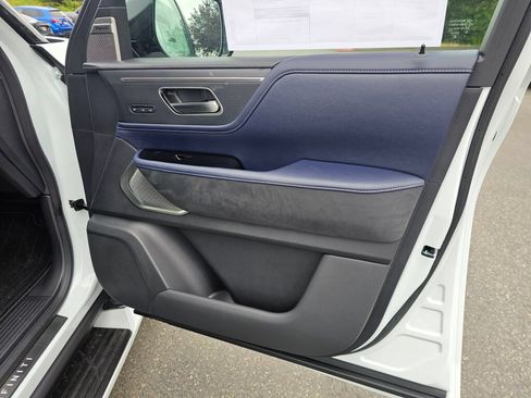 New 2027 INFINITI QX80 Sensory AWD/4WD image 10