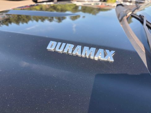 Used 2020 Chevrolet Silverado 1500 LTZ w/ LTZ Premium Package AWD/4WD image 9