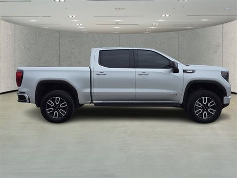 Used 2022 GMC Sierra 1500 AT4 w/ AT4 Premium Package image 2