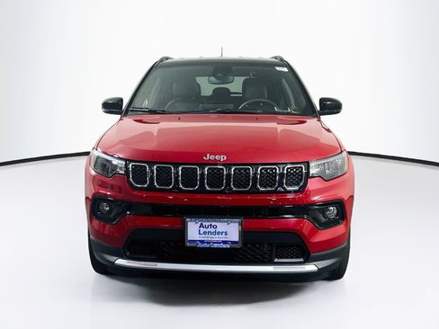 Used 2023 Jeep Compass Limited AWD/4WD image 2