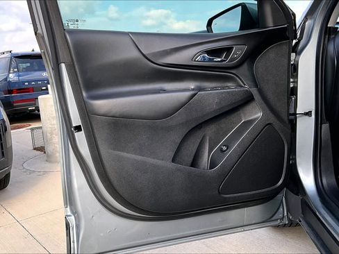 Used 2023 Chevrolet Equinox LT image 21
